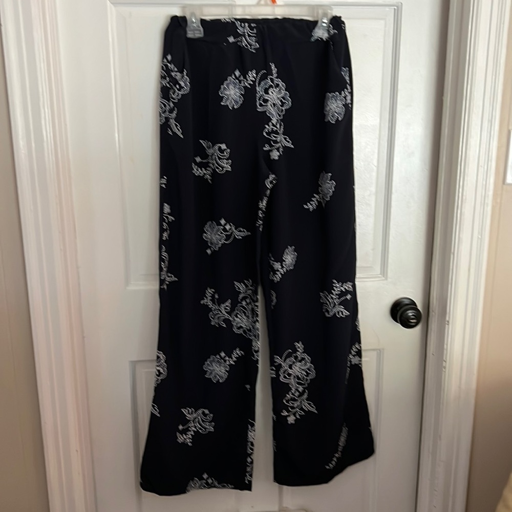 Wide leg, blousy material, M, trouser floral pants